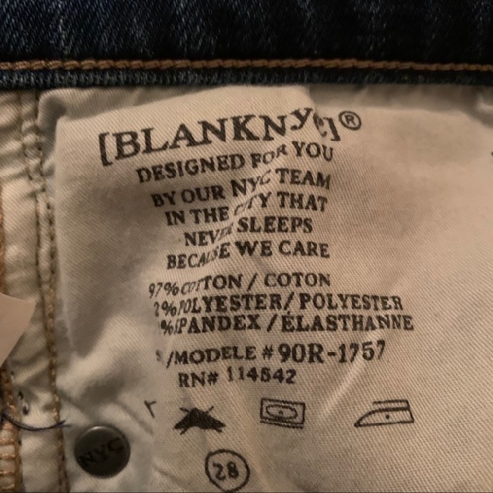 Blank NYC Distressed Pom Pom High Rise Tapered Jeans boho 28 EUC - Picture 6 of 8